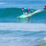 surfeuse vague santocha capbreton